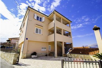 Kroatija Privát Okrug Gornji, Eksterjeras